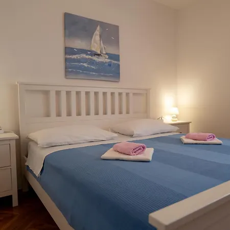 Apartment Irena's Place A2