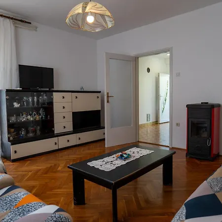 Irena's Place A2 Apartment *